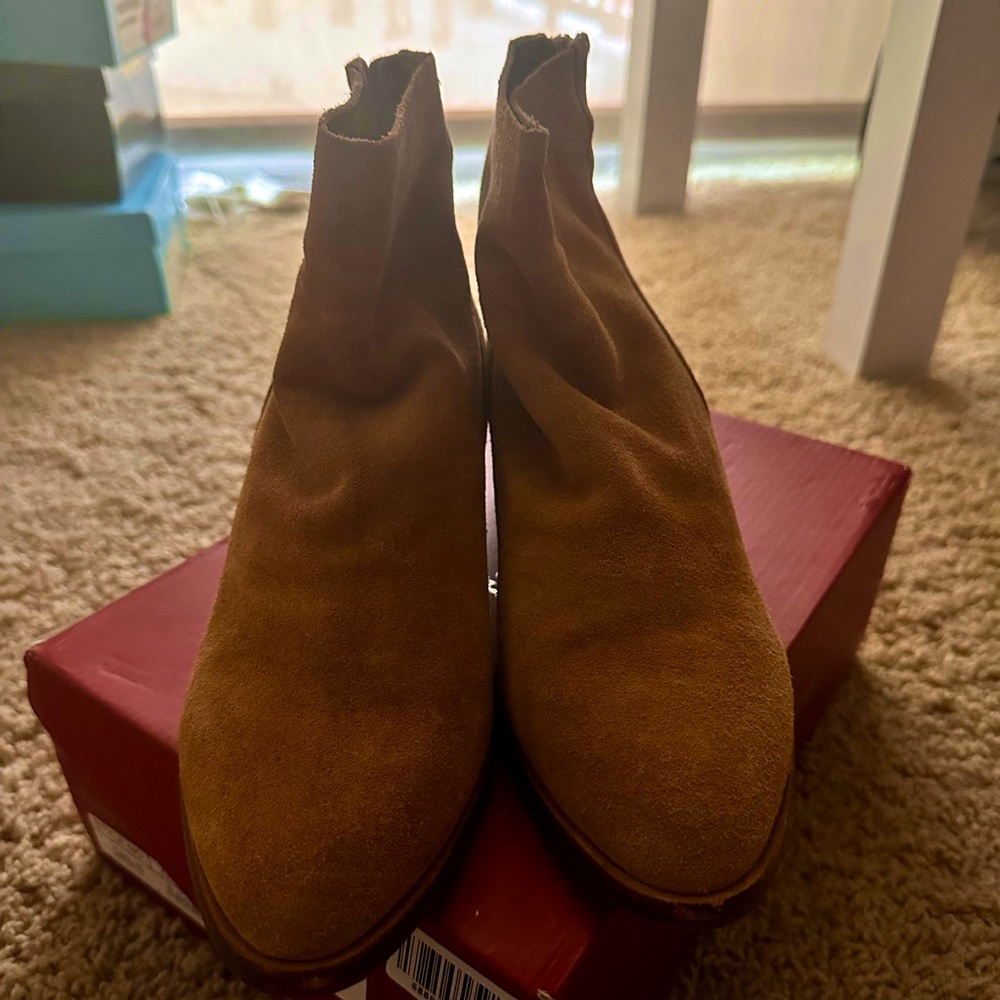 Antonio melani 8.5 boots, genuine leather. Good condition!